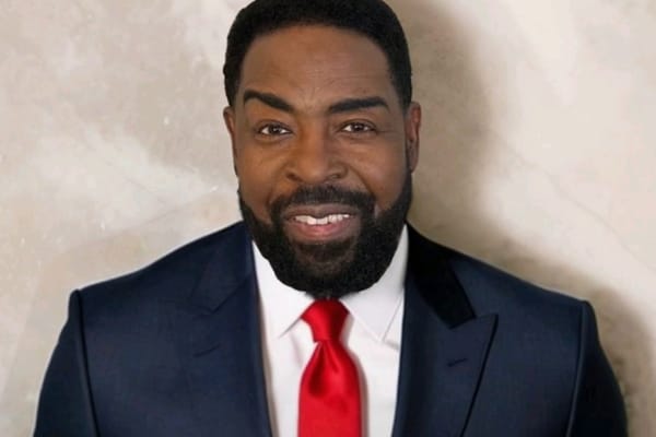 The Voice of Greatness: How Les Brown Shaped Motivational Speaking