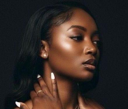 Seńoj Drops Surprise Official Lyric Visualizer for Soul-Stirring Single “CRY”